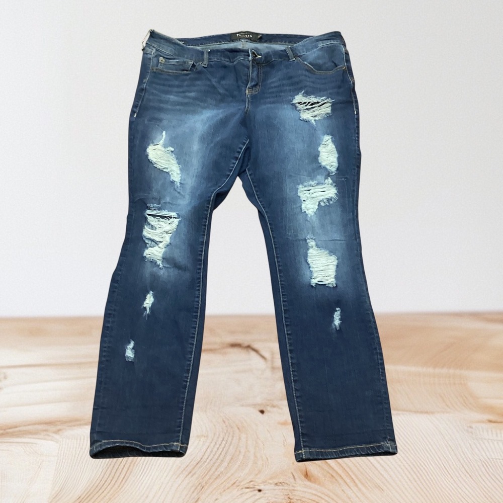 Torrid Premium Boyfriend Distressed Jeans 18R Medium Wash Plus Size Denim